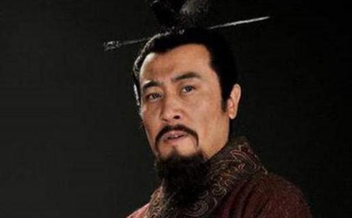 此人喝酒误事差点被刘备杀掉,诸葛亮极力担保说其是“社稷之器”