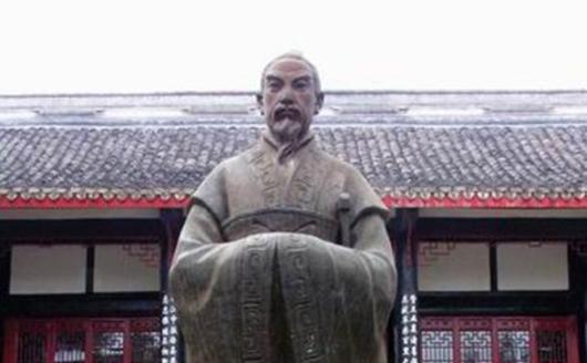此人喝酒误事差点被刘备杀掉,诸葛亮极力担保说其是“社稷之器”