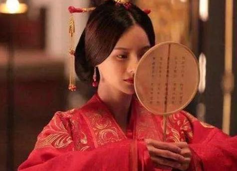 最厉害妃子，为皇帝殉葬时众人眼下逃出，后与守墓人结婚生子！