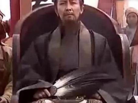刘备三顾茅庐去找诸葛亮 前两次的时候他都在干嘛