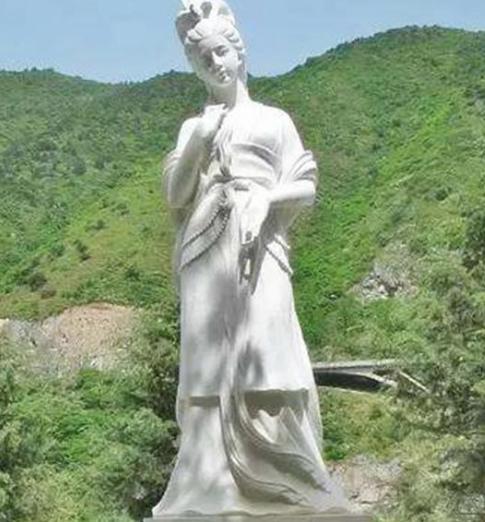 女童看见黑龟后无故怀孕,生下的女孩成了祸水