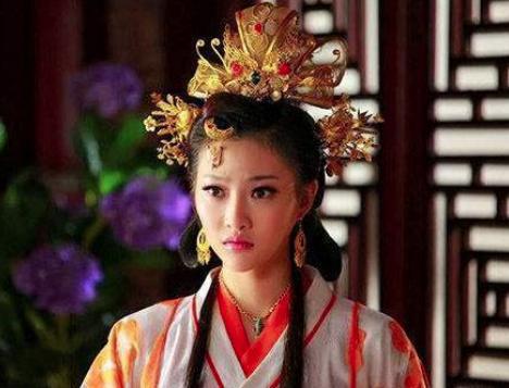 她被父亲逼嫁给乞丐,后来成为掌管后宫的郭宁妃