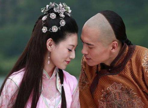 她是满清从未侍寝的皇后,独守空房57年