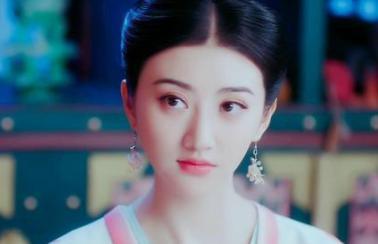 此女命运坎坷成王妃后流落民间,儿子长大之后找了她一生!