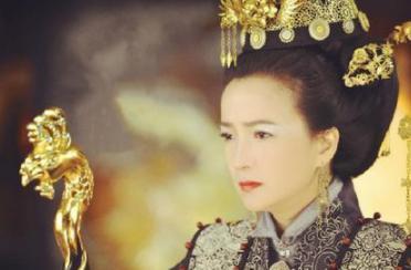此女命运坎坷成王妃后流落民间,儿子长大之后找了她一生!