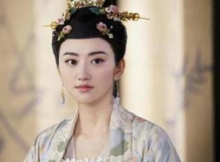 此女命运坎坷成王妃后流落民间,儿子长大之后找了她一生!
