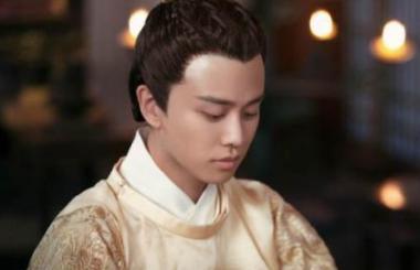 此女命运坎坷成王妃后流落民间,儿子长大之后找了她一生!