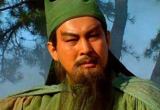 关羽瞧得上的人很少,他为何曾尊称吕布为“吕将军”
