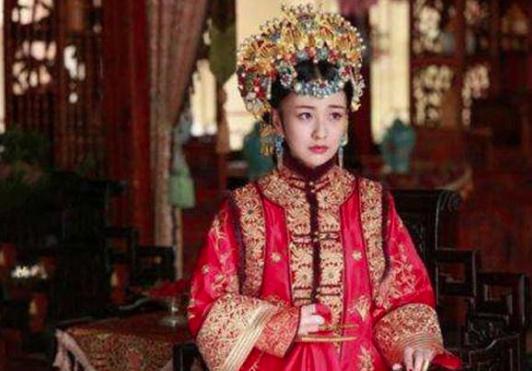 她打死一名宫女被贬，生了女儿后两个月便复位
