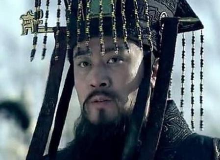 历朝历代的皇帝都喜欢杀功臣 为何秦始皇却没有动他们呢