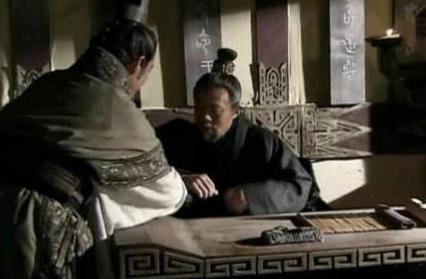 历朝历代的皇帝都喜欢杀功臣 为何秦始皇却没有动他们呢