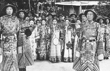 安德海被诛杀的时候，慈禧在干什么