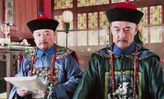 清朝年间大臣的官服,是自己做还是统一发放