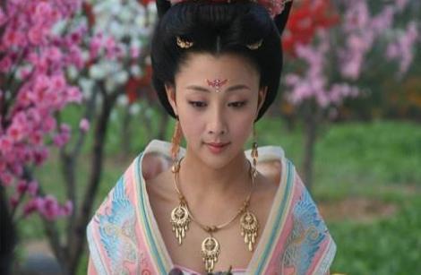 面对自己的妻子杨玉环被抢走 为何他却一点反抗都没有呢