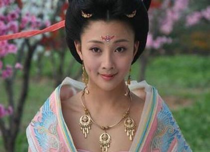 面对自己的妻子杨玉环被抢走 为何他却一点反抗都没有呢