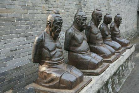 秦桧的后人考中状元后,乾隆帝问其祖先是谁,他用7个字巧妙应对