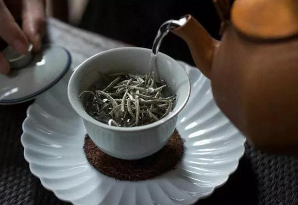 古代爱饮茶的皇帝都喜欢喝些什么茶