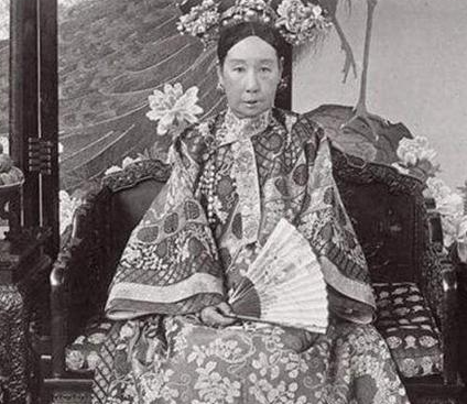 慈禧出殡时抬棺到底有多少人 难怪大清不忘才怪