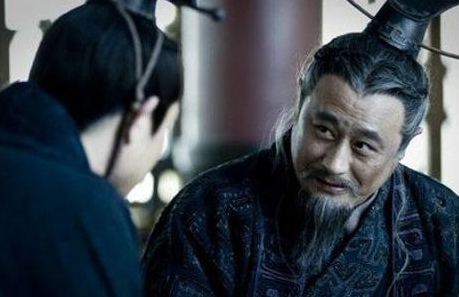 韩非求和出使为何会落到被囚禁的地步呢 李斯身为他的同学为何不救