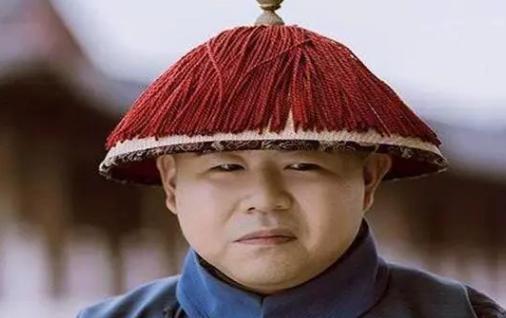 清宫太监“捞银子”手段多，一盆脏水赚100两，一根头发赚200两