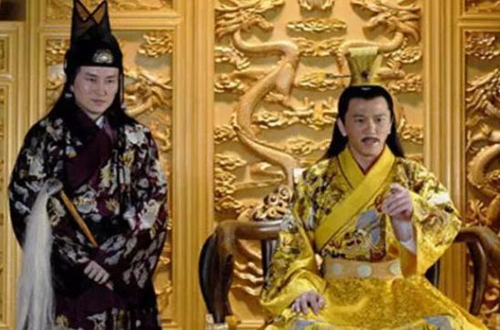 清宫太监“捞银子”手段多，一盆脏水赚100两，一根头发赚200两