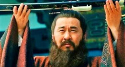 诸葛亮在城中上演空城计 难道司马懿看不出诸葛亮可能在故弄玄虚吗?