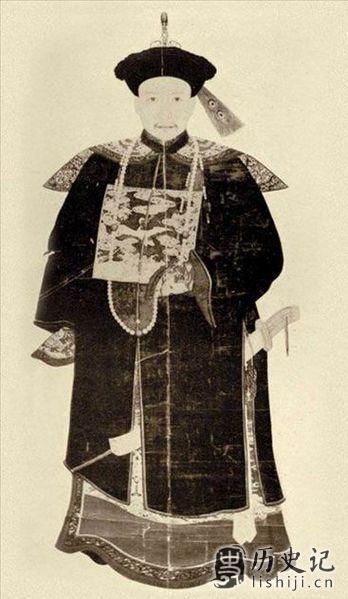 四大名著之一的《红楼梦》得以流传下来，还得感谢大贪官和珅