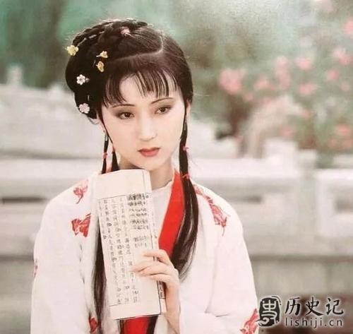 四大名著之一的《红楼梦》得以流传下来，还得感谢大贪官和珅