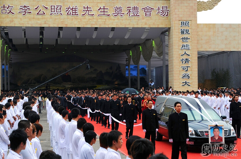 如此阵容！台黑帮大哥出殡两万帮派人士送行