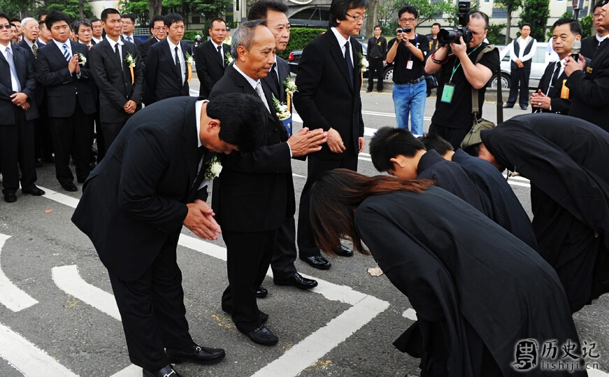 如此阵容！台黑帮大哥出殡两万帮派人士送行
