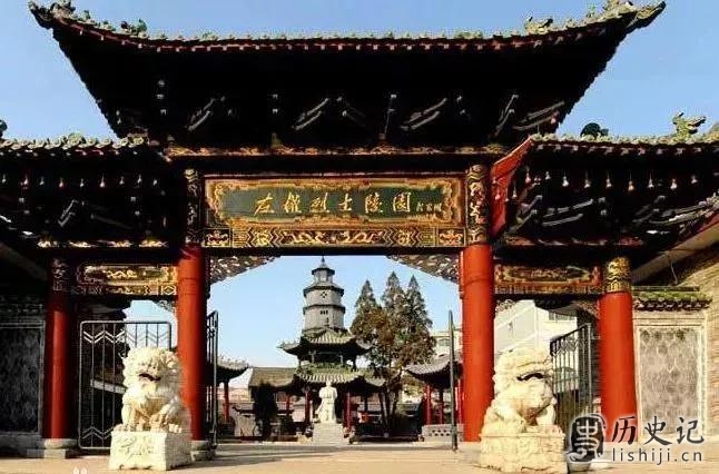 左权将军是谁 八路军副总参谋长左权简介