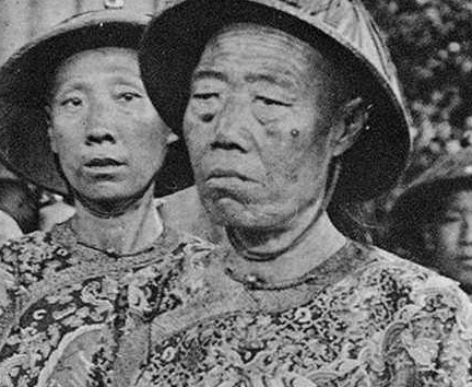 李莲英长的那么丑 慈禧太后为何还独宠李莲英几十年之久</span>