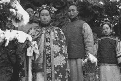李莲英和慈禧之间到底是什么关系 慈禧为何对李莲英如此宠爱</span>