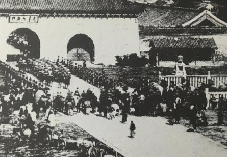 慈禧死后李莲英为什么只活了三年之久 李莲英究竟遭遇了什么</span>